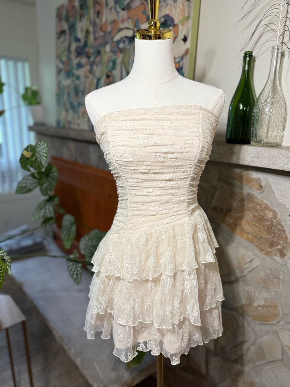 Windsor Women’s Formal Strapless Tiered Lace Mini Dress in Cream Size XS
